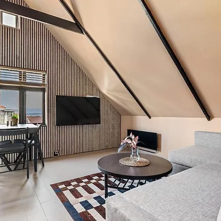 The Blue Door Floor Apartment
